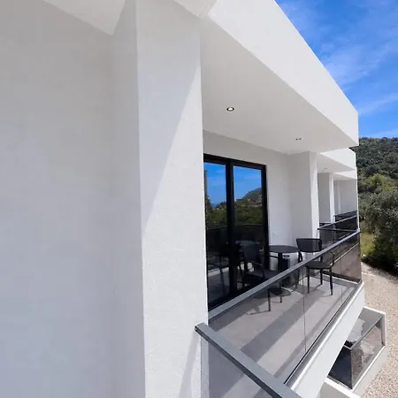 Palms 3* Himara